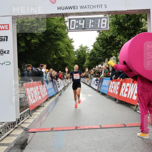 14.06.2026 - REWE Women's Run Strokosch-Dieckow http://msf.ph/oto/9758909 14.06.2026 09:41:40 Ziel 11507 meine-sportfotos.de