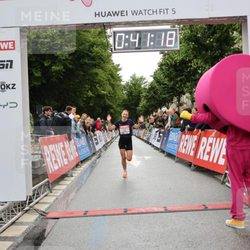 14.06.2026 - REWE Women's Run Strokosch-Dieckow http://msf.ph/oto/9758939 14.06.2026 09:41:40 Ziel 11507 meine-sportfotos.de