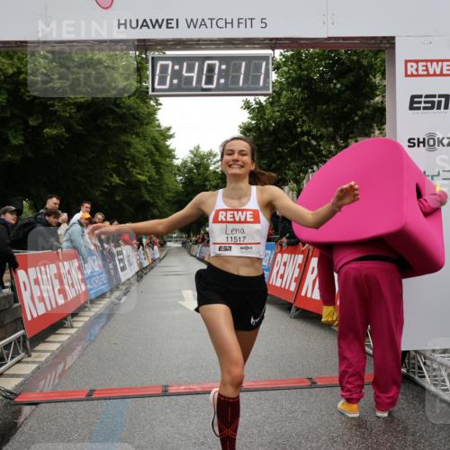 14.06.2026 - REWE Women's Run Strokosch-Dieckow http://msf.ph/oto/9758963 14.06.2026 09:40:33 Ziel 11517 meine-sportfotos.de