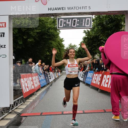 14.06.2026 - REWE Women's Run Strokosch-Dieckow http://msf.ph/oto/9759053 14.06.2026 09:40:33 Ziel 11517 meine-sportfotos.de