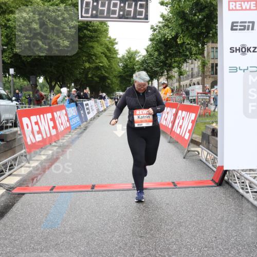 14.06.2026 - REWE Women's Run Strokosch-Dieckow http://msf.ph/oto/9759059 14.06.2026 11:20:13 Ziel 5479 meine-sportfotos.de