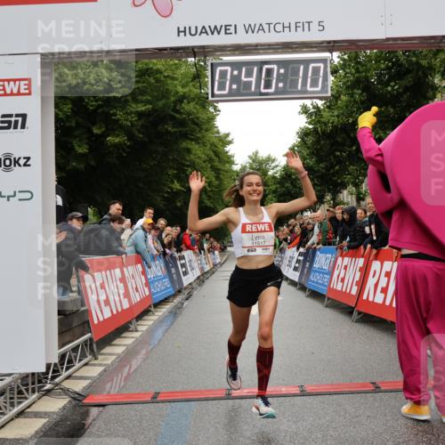 14.06.2026 - REWE Women's Run Strokosch-Dieckow http://msf.ph/oto/9759075 14.06.2026 09:40:33 Ziel 11517 meine-sportfotos.de