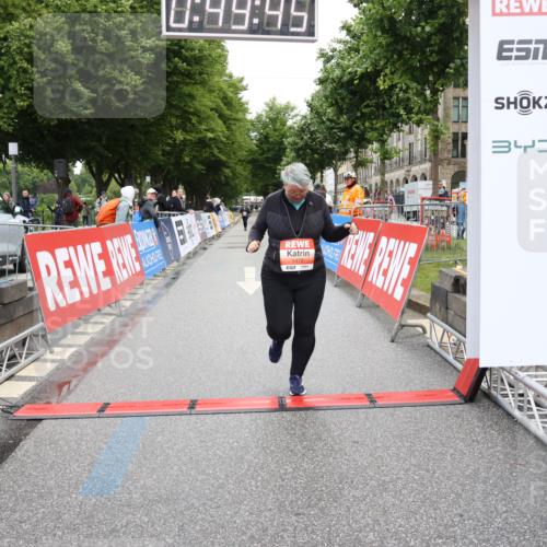 14.06.2026 - REWE Women's Run Strokosch-Dieckow http://msf.ph/oto/9759090 14.06.2026 11:20:13 Ziel 5479 meine-sportfotos.de