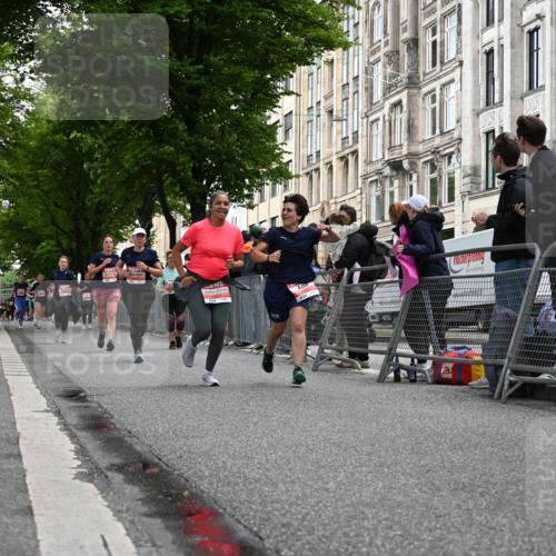14.06.2026 - REWE Women's Run J. Mangold http://msf.ph/oto/9759141 14.06.2026 11:00:55 Ziel 5419, 5421, 5603, 5771, 5948, 5952, 6025 meine-sportfotos.de