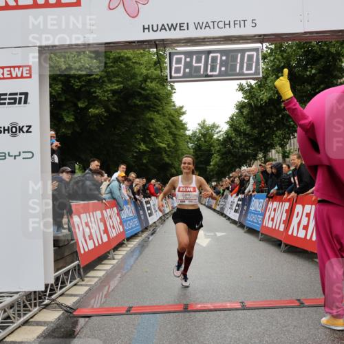 14.06.2026 - REWE Women's Run Strokosch-Dieckow http://msf.ph/oto/9759217 14.06.2026 09:40:33 Ziel 11517 meine-sportfotos.de