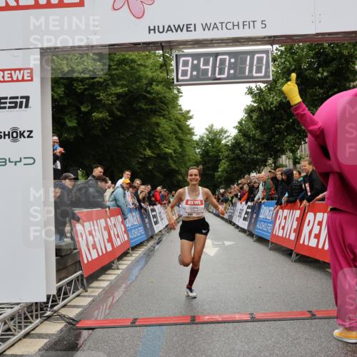 14.06.2026 - REWE Women's Run Strokosch-Dieckow http://msf.ph/oto/9759248 14.06.2026 09:40:32 Ziel 11517 meine-sportfotos.de