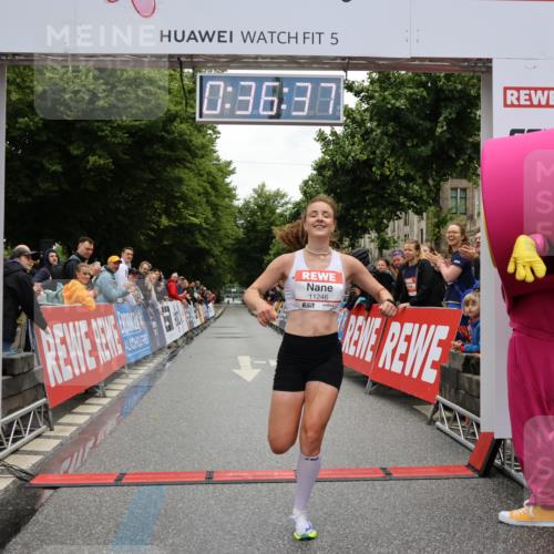 14.06.2026 - REWE Women's Run Strokosch-Dieckow http://msf.ph/oto/9759311 14.06.2026 09:37:00 Ziel 11246 meine-sportfotos.de
