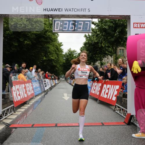 14.06.2026 - REWE Women's Run Strokosch-Dieckow http://msf.ph/oto/9759325 14.06.2026 09:37:00 Ziel 11246 meine-sportfotos.de