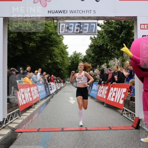 14.06.2026 - REWE Women's Run Strokosch-Dieckow http://msf.ph/oto/9759448 14.06.2026 09:37:00 Ziel 11246 meine-sportfotos.de