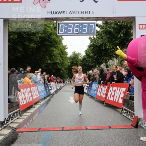 14.06.2026 - REWE Women's Run Strokosch-Dieckow http://msf.ph/oto/9759537 14.06.2026 09:36:59 Ziel 11246 meine-sportfotos.de