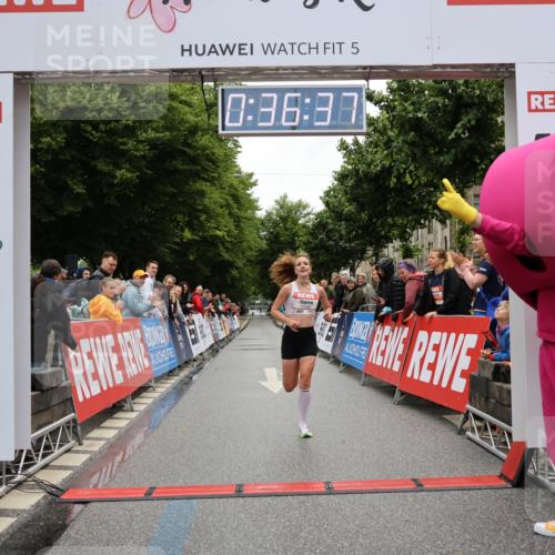 14.06.2026 - REWE Women's Run Strokosch-Dieckow http://msf.ph/oto/9759565 14.06.2026 09:36:59 Ziel 11246 meine-sportfotos.de