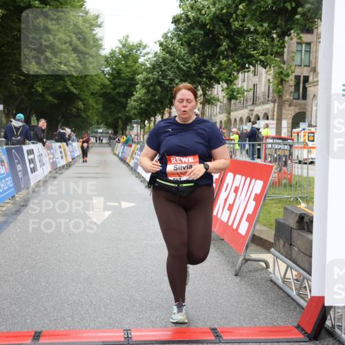14.06.2026 - REWE Women's Run Strokosch-Dieckow http://msf.ph/oto/9759627 14.06.2026 11:17:49 Ziel 5878 meine-sportfotos.de