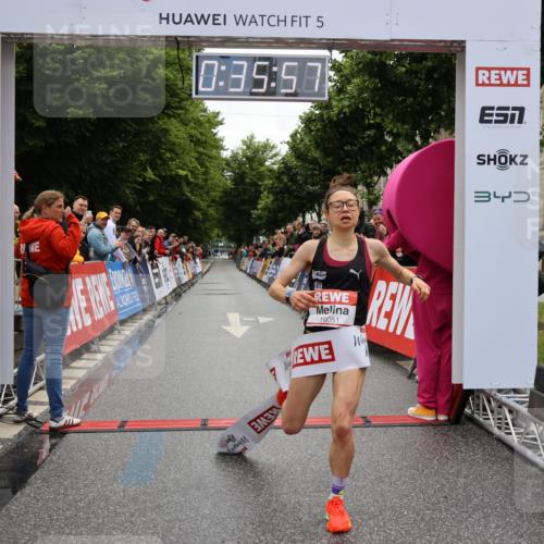 14.06.2026 - REWE Women's Run Strokosch-Dieckow http://msf.ph/oto/9759635 14.06.2026 09:36:20 Ziel 10051 meine-sportfotos.de