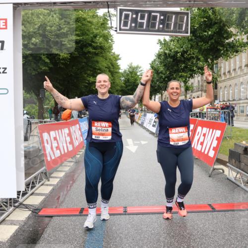 14.06.2026 - REWE Women's Run Strokosch-Dieckow http://msf.ph/oto/9759642 14.06.2026 11:17:39 Ziel 5220, 5655, 5711, 6062, 6071 meine-sportfotos.de