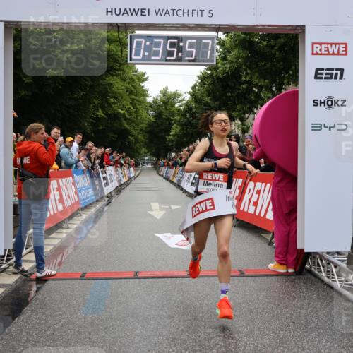 14.06.2026 - REWE Women's Run Strokosch-Dieckow http://msf.ph/oto/9759693 14.06.2026 09:36:19 Ziel 10051 meine-sportfotos.de