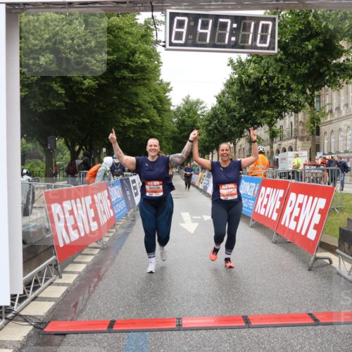 14.06.2026 - REWE Women's Run Strokosch-Dieckow http://msf.ph/oto/9759724 14.06.2026 11:17:38 Ziel 5220, 5655, 5711, 6062, 6071 meine-sportfotos.de