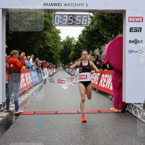 14.06.2026 - REWE Women's Run Strokosch-Dieckow http://msf.ph/oto/9759797 14.06.2026 09:36:19 Ziel 10051 meine-sportfotos.de