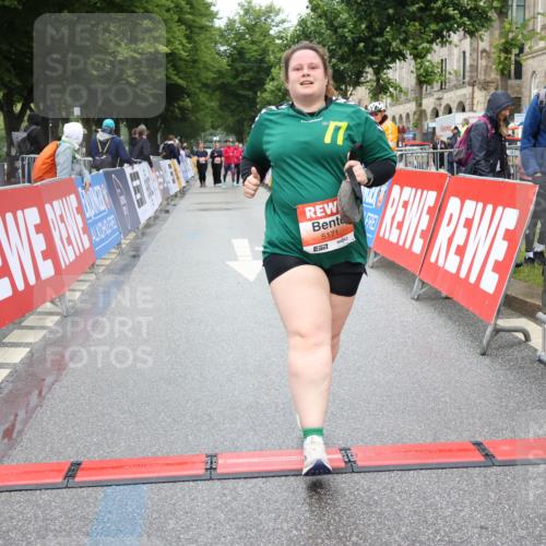 14.06.2026 - REWE Women's Run Strokosch-Dieckow http://msf.ph/oto/9759878 14.06.2026 11:17:16 Ziel 5171 meine-sportfotos.de