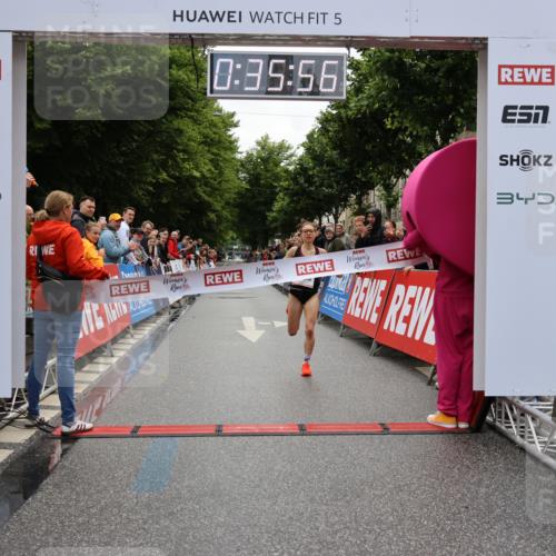 14.06.2026 - REWE Women's Run Strokosch-Dieckow http://msf.ph/oto/9760047 14.06.2026 09:36:18 Ziel 10051 meine-sportfotos.de