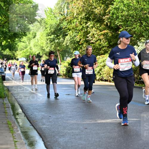 14.06.2026 - REWE Women's Run Dr. Thomas Lammeyer http://msf.ph/oto/9760317 14.06.2026 09:25:22 Laufen 10141, 857, 11028, 10044, 57, 11000 meine-sportfotos.de