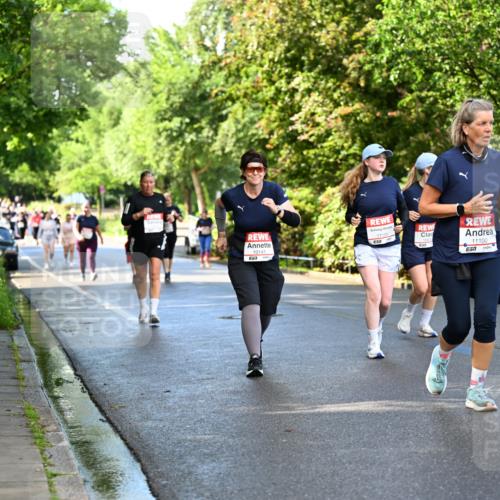 14.06.2026 - REWE Women's Run Dr. Thomas Lammeyer http://msf.ph/oto/9760352 14.06.2026 09:25:24 Laufen 10141, 11151, 11100, 57 meine-sportfotos.de