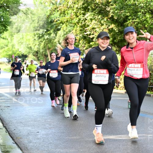 14.06.2026 - REWE Women's Run Dr. Thomas Lammeyer http://msf.ph/oto/9760571 14.06.2026 09:25:58 Laufen 11484, 57, 11364 meine-sportfotos.de