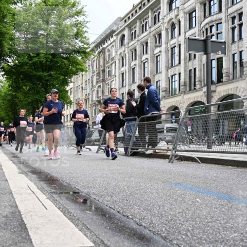 14.06.2026 - REWE Women's Run J. Mangold http://msf.ph/oto/9760907 14.06.2026 11:05:11 Ziel 5078, 5156, 5174, 5177, 5178, 5198, 5210, 5237, 5295, 5312, 5439, 5524, 5592, 5626, 5765, 5849, 5939, 6010, 6013 meine-sportfotos.de