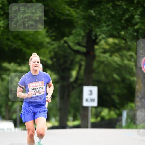14.06.2026 - REWE Women's Run Dr. Thomas Lammeyer http://msf.ph/oto/9761108 14.06.2026 09:31:45 Laufen 10848, 57, 3 meine-sportfotos.de