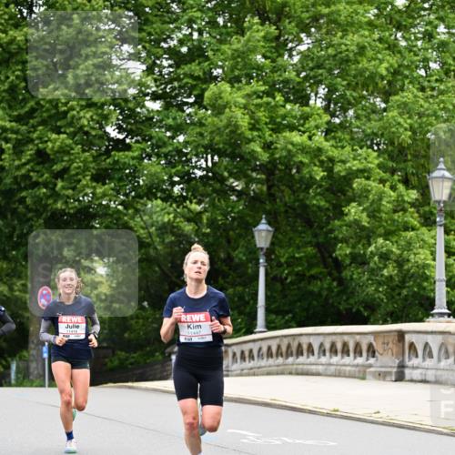 14.06.2026 - REWE Women's Run Dr. Thomas Lammeyer http://msf.ph/oto/9761246 14.06.2026 09:32:10 Laufen 11418, 11447 meine-sportfotos.de