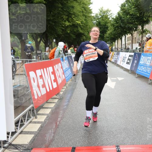 14.06.2026 - REWE Women's Run Strokosch-Dieckow http://msf.ph/oto/9761333 14.06.2026 11:14:24 Ziel 5781 meine-sportfotos.de