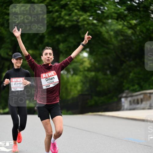 14.06.2026 - REWE Women's Run Dr. Thomas Lammeyer http://msf.ph/oto/9761352 14.06.2026 09:32:22 Laufen 10481, 10328, 7 meine-sportfotos.de