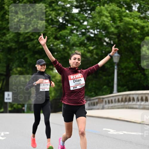 14.06.2026 - REWE Women's Run Dr. Thomas Lammeyer http://msf.ph/oto/9761366 14.06.2026 09:32:22 Laufen 10481, 10328, 57 meine-sportfotos.de