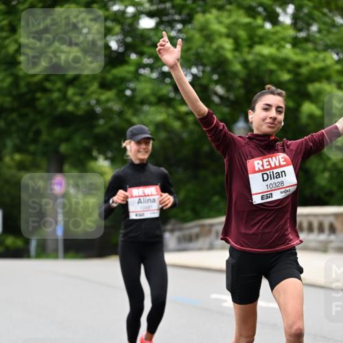 14.06.2026 - REWE Women's Run Dr. Thomas Lammeyer http://msf.ph/oto/9761368 14.06.2026 09:32:23 Laufen 10481, 10328, 7 meine-sportfotos.de
