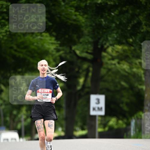 14.06.2026 - REWE Women's Run Dr. Thomas Lammeyer http://msf.ph/oto/9761559 14.06.2026 09:33:17 Laufen 020, 3 meine-sportfotos.de