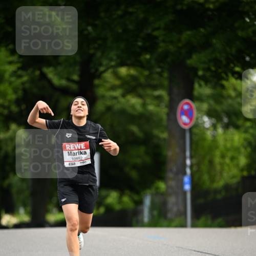 14.06.2026 - REWE Women's Run Dr. Thomas Lammeyer http://msf.ph/oto/9761656 14.06.2026 09:33:52 Laufen 10892, 7 meine-sportfotos.de