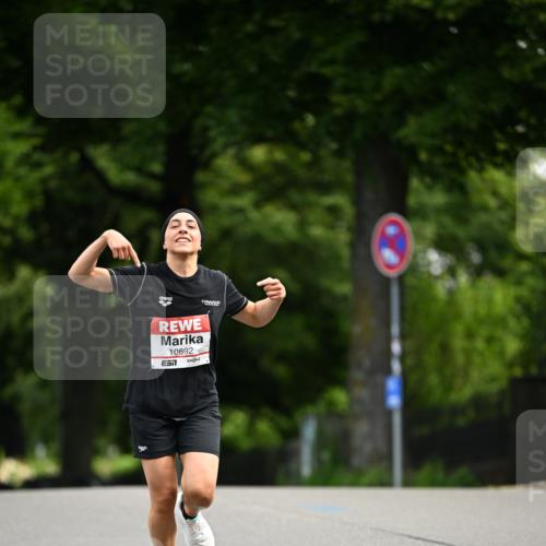 14.06.2026 - REWE Women's Run Dr. Thomas Lammeyer http://msf.ph/oto/9761657 14.06.2026 09:33:52 Laufen 10892 meine-sportfotos.de