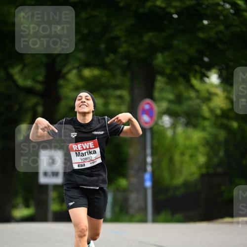 14.06.2026 - REWE Women's Run Dr. Thomas Lammeyer http://msf.ph/oto/9761667 14.06.2026 09:33:53 Laufen 10892 meine-sportfotos.de