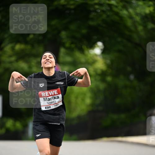 14.06.2026 - REWE Women's Run Dr. Thomas Lammeyer http://msf.ph/oto/9761677 14.06.2026 09:33:54 Laufen 10892, 7 meine-sportfotos.de