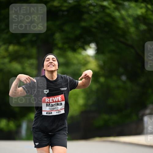14.06.2026 - REWE Women's Run Dr. Thomas Lammeyer http://msf.ph/oto/9761679 14.06.2026 09:33:54 Laufen 10892 meine-sportfotos.de
