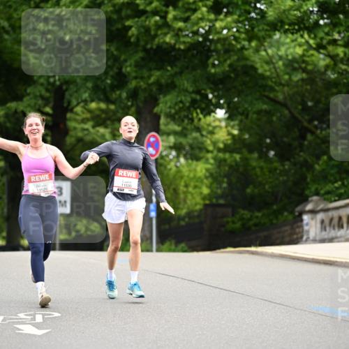 14.06.2026 - REWE Women's Run Dr. Thomas Lammeyer http://msf.ph/oto/9762587 14.06.2026 09:35:46 Laufen 11529, 11530, 7 meine-sportfotos.de