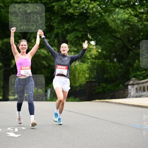 14.06.2026 - REWE Women's Run Dr. Thomas Lammeyer http://msf.ph/oto/9762591 14.06.2026 09:35:46 Laufen 11529, 11530 meine-sportfotos.de