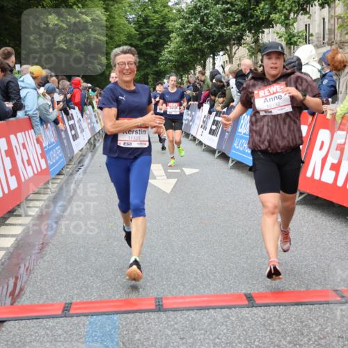 14.06.2026 - REWE Women's Run Strokosch-Dieckow http://msf.ph/oto/9763132 14.06.2026 09:50:48 Ziel 10192, 11105, 11146, 11207, 11245, 11396 meine-sportfotos.de