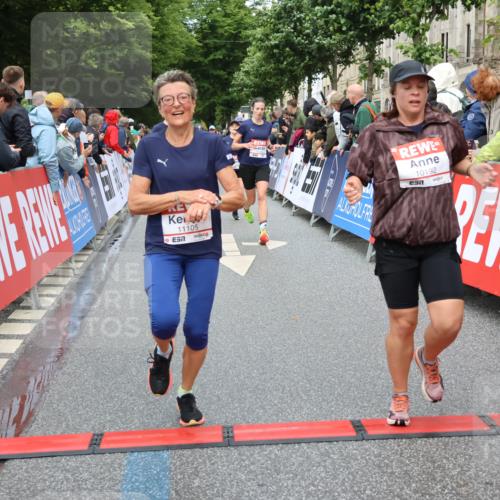 14.06.2026 - REWE Women's Run Strokosch-Dieckow http://msf.ph/oto/9763167 14.06.2026 09:50:48 Ziel 10192, 11105, 11146, 11207, 11245, 11396 meine-sportfotos.de