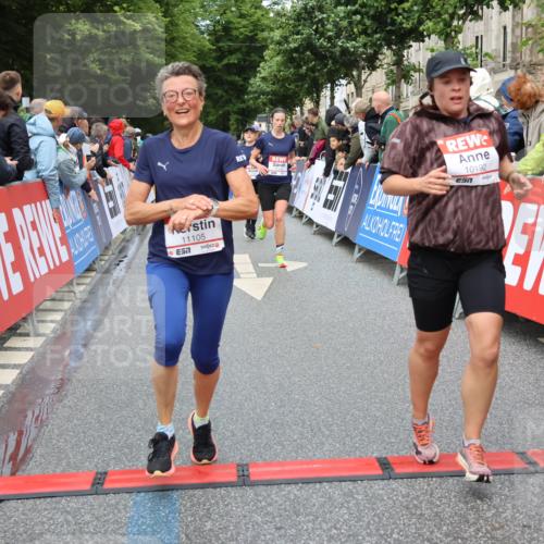 14.06.2026 - REWE Women's Run Strokosch-Dieckow http://msf.ph/oto/9763178 14.06.2026 09:50:48 Ziel 10192, 11105, 11146, 11207, 11245, 11396 meine-sportfotos.de