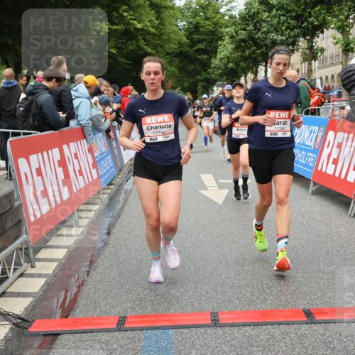14.06.2026 - REWE Women's Run Strokosch-Dieckow http://msf.ph/oto/9763190 14.06.2026 09:50:50 Ziel 10192, 10749, 11105, 11146, 11207, 11245, 11396 meine-sportfotos.de