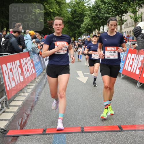 14.06.2026 - REWE Women's Run Strokosch-Dieckow http://msf.ph/oto/9763226 14.06.2026 09:50:50 Ziel 10192, 10749, 11105, 11146, 11207, 11245, 11396 meine-sportfotos.de