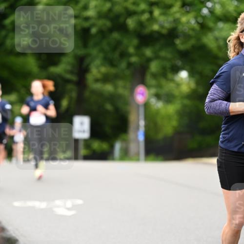 14.06.2026 - REWE Women's Run Dr. Thomas Lammeyer http://msf.ph/oto/9763355 14.06.2026 09:37:20 Laufen 10763 meine-sportfotos.de