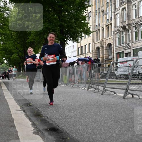 14.06.2026 - REWE Women's Run J. Mangold http://msf.ph/oto/9763358 14.06.2026 11:09:58 Ziel 5211, 5240, 5301, 5698, 5787, 5788, 5961 meine-sportfotos.de