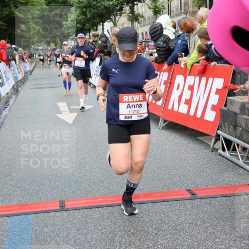 14.06.2026 - REWE Women's Run Strokosch-Dieckow http://msf.ph/oto/9763370 14.06.2026 09:50:52 Ziel 10085, 10192, 10749, 11105, 11146, 11207, 11396 meine-sportfotos.de
