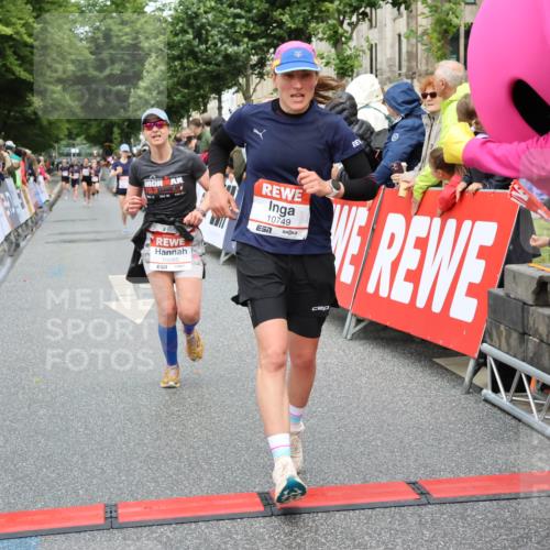 14.06.2026 - REWE Women's Run Strokosch-Dieckow http://msf.ph/oto/9763430 14.06.2026 09:50:55 Ziel 10085, 10192, 10749, 11105, 11146, 11207, 11396 meine-sportfotos.de